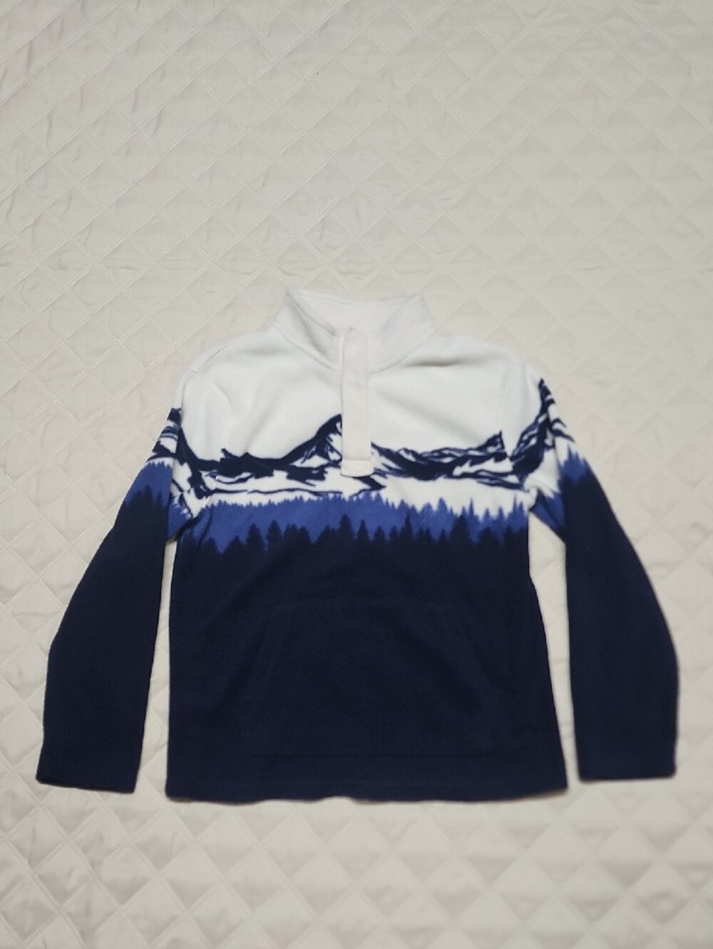 Cat & Jack Navy Blue and White Mountain Scene Hoodie
